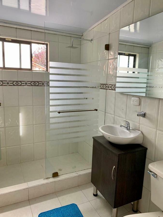 Aloha Hostel Богота Экстерьер фото